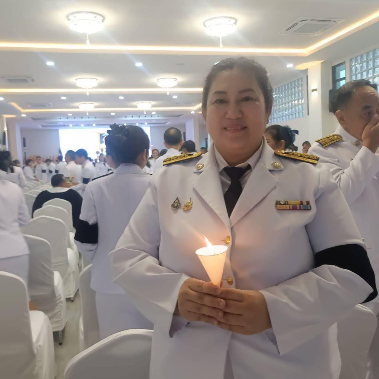 title - พสกนิกรชาวอ่างทอง พร้อมใจจุดเทียนชัยถวายพระพรชัยมงคล เนื่องในโอกาสพระราชพิธีมหามงคลเฉลิมพระชนมพรรษา 4 รอบ สมเด็จพระนางเจ้าสุทิดา พัชรสุธาพิมลลักษณ พระบรมราชินี